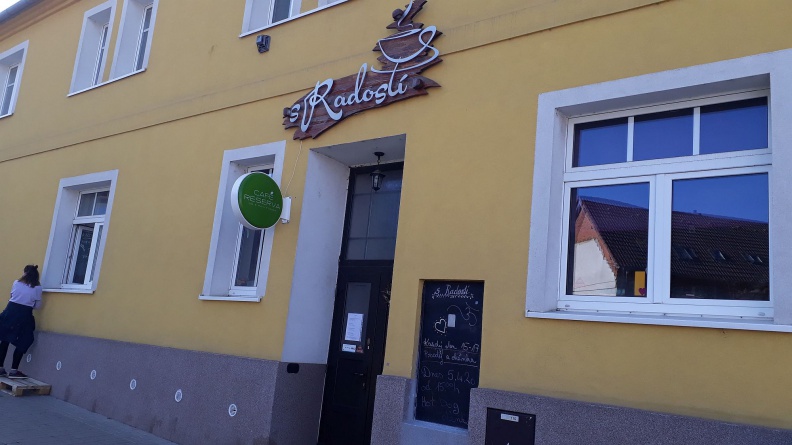 Kavárna S Radostí v Unhošti